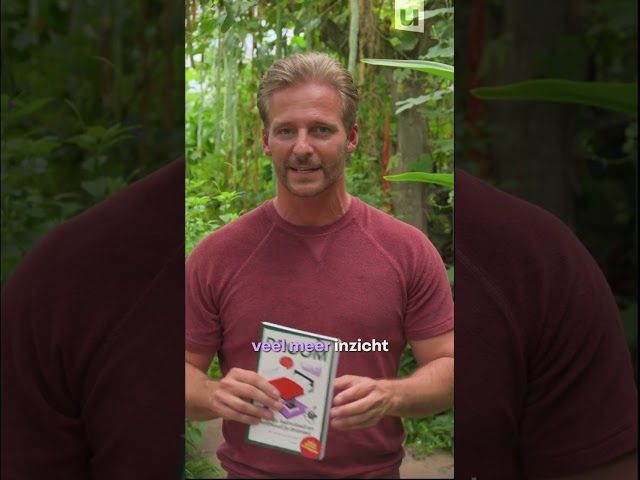 Dr. Merijn van de Laar in de video Door dit boek leer jij alles over dromen van Universiteit van Nederland